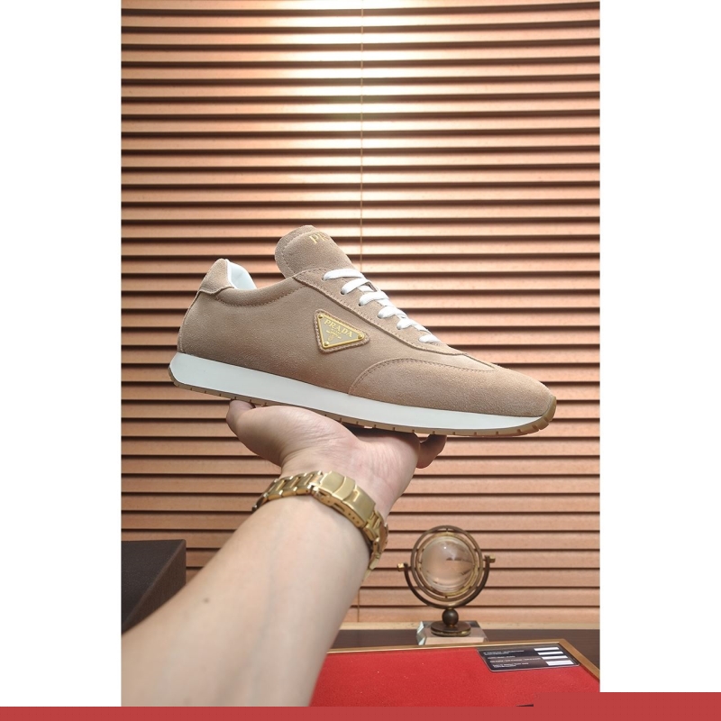 Pra*a casual shoes
